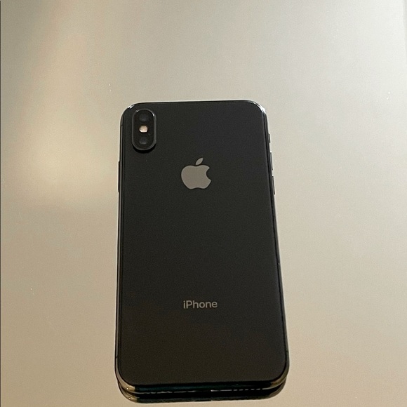iPhone X - Picture 3 of 3